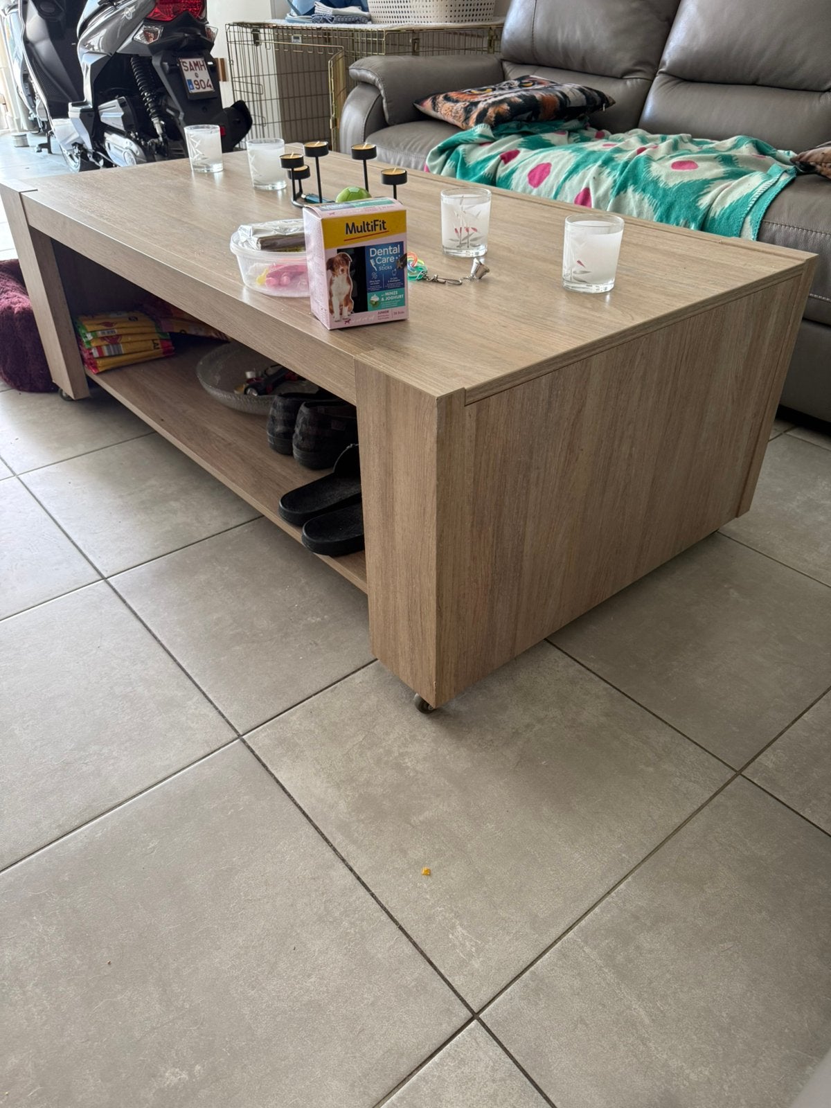 Mooie ruime salontafel te Nazareth., Huis en Inrichting, Tafels | Salontafels, Ophalen