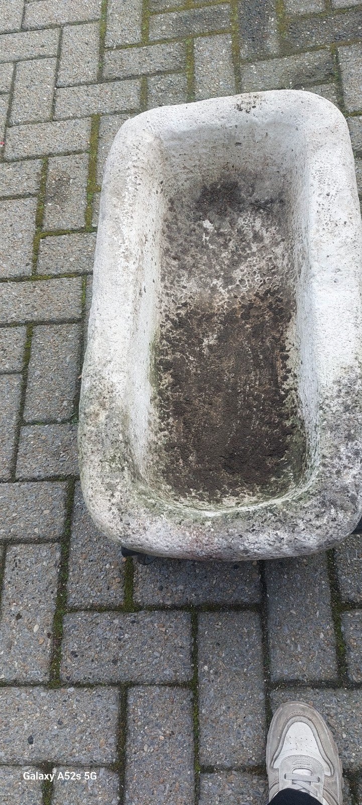 bol de nourriture, Enlèvement, Pierre