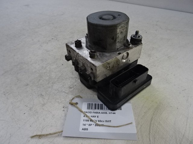 ABS POMP Skoda Fabia II (5J) (01-2006/12-2014) (6R0907379AT), Gebruikt, Skoda