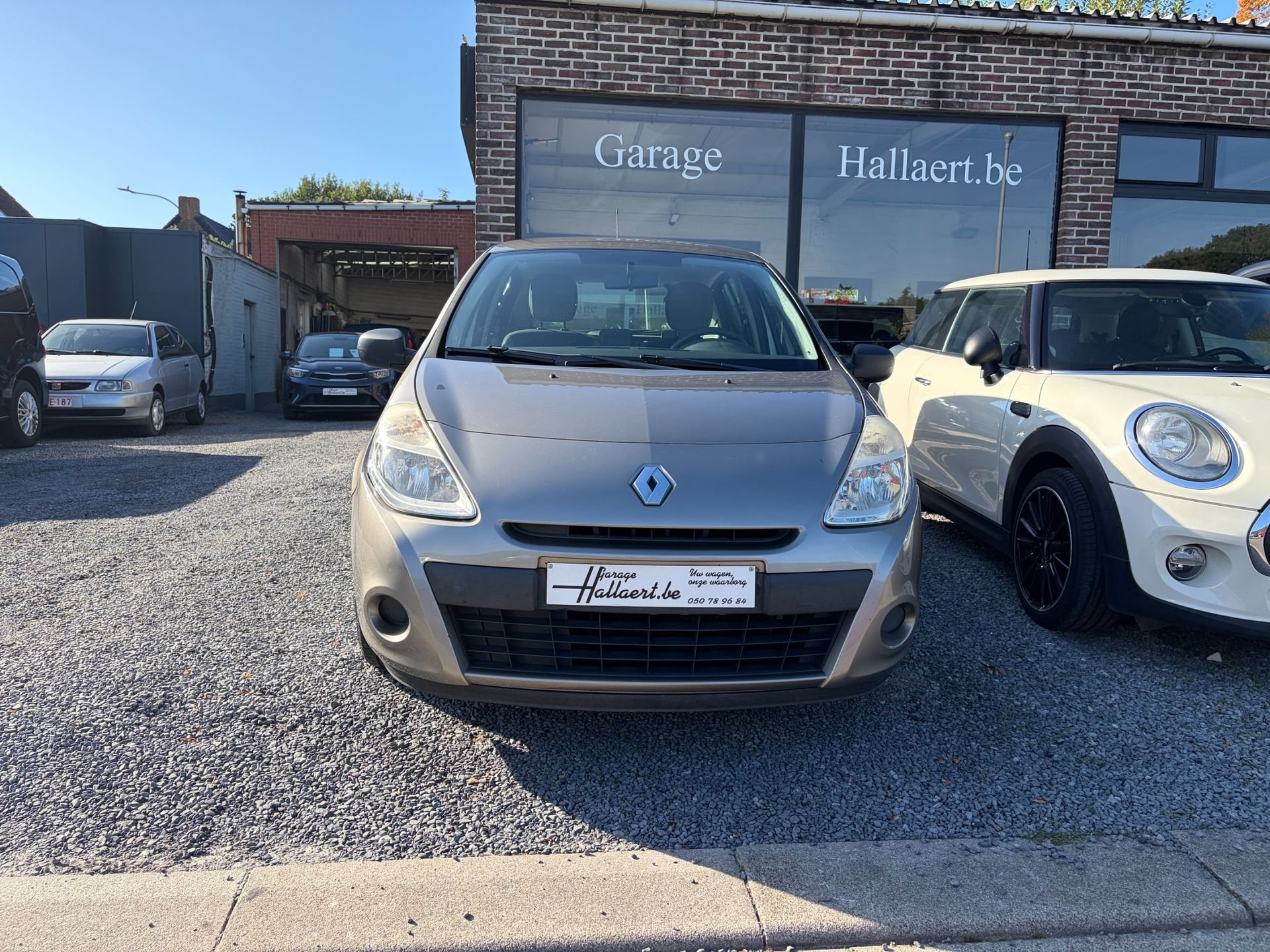 Renault Clio, Voorwielaandrijving, 4 cilinders, 1165 kg, Beige