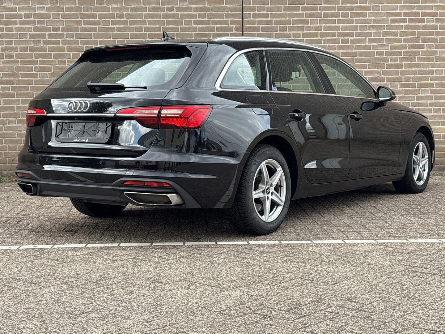 Audi A4 Avant 35 TDI Business Edition | € 11.400,- NETTO! |, Automaat, Emergency brake assist, A4, Zwart