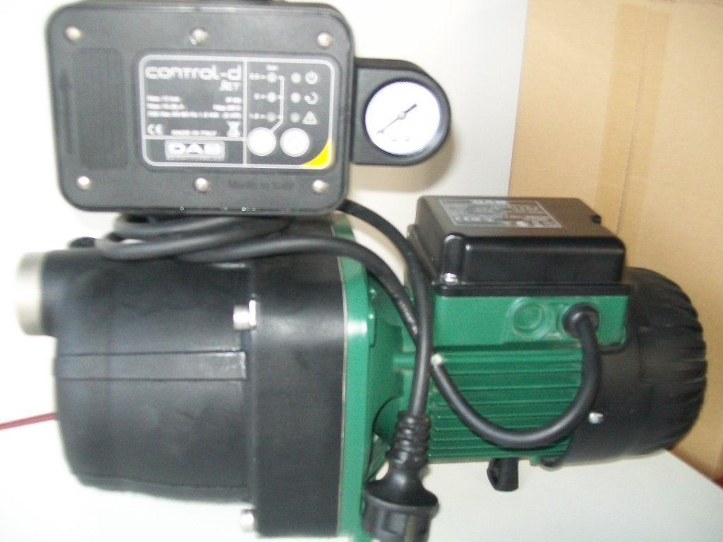 DAB jetcom 82 M met control D, Tuin en Terras, Ophalen, Zo goed als nieuw, Elektrisch, Hydrofoorpomp