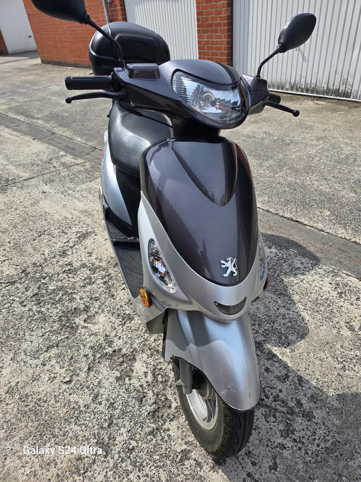 Peugeot v clic, Vélos & Vélomoteurs, Scooters | Peugeot, Enlèvement, Comme neuf