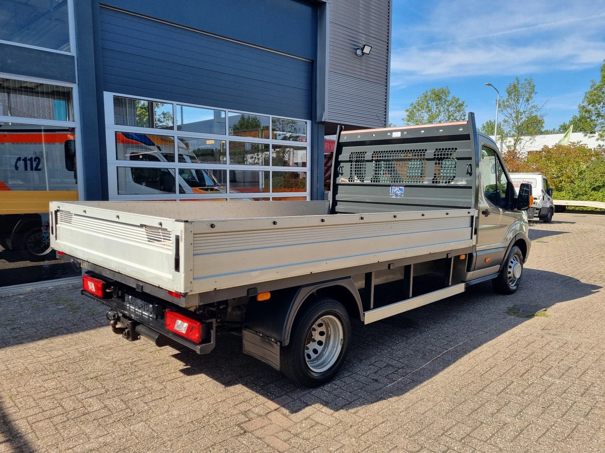 Ford Transit Open laadbak 2.0 TDCI 130 pk Euro 6 N1, Achterwielaandrijving, Euro 6, 4 cilinders, Beige