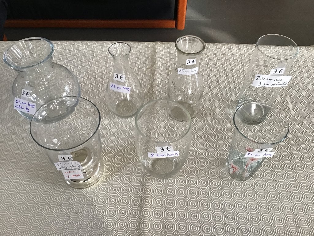 11 glazen vazen of karaffen aan slechts 3 euro per stuk, Ophalen of Verzenden, Zo goed als nieuw