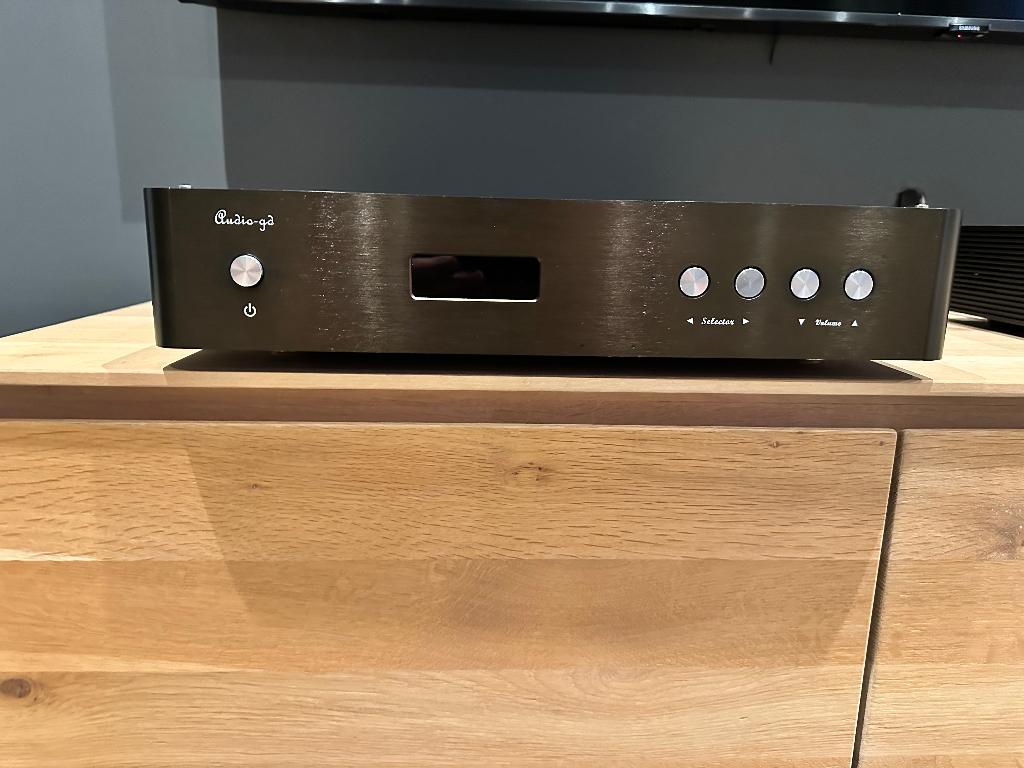 Ampli et pré ampli Audio GD HE2 MK3, Audio, Tv en Foto, Versterkers en Ontvangers, Zo goed als nieuw, 120 watt of meer, Stereo