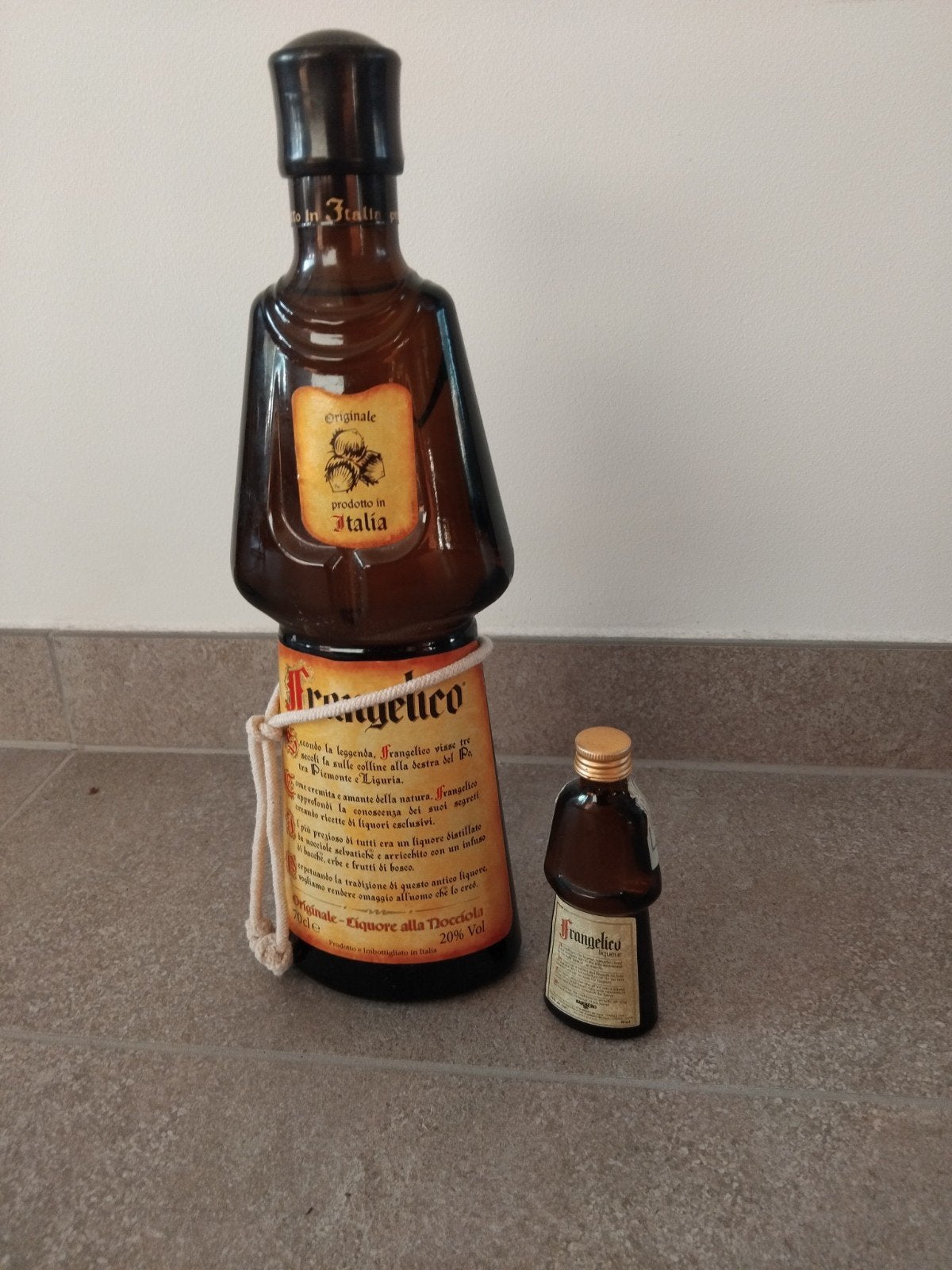 Frangelico  likeur 18+, Ophalen