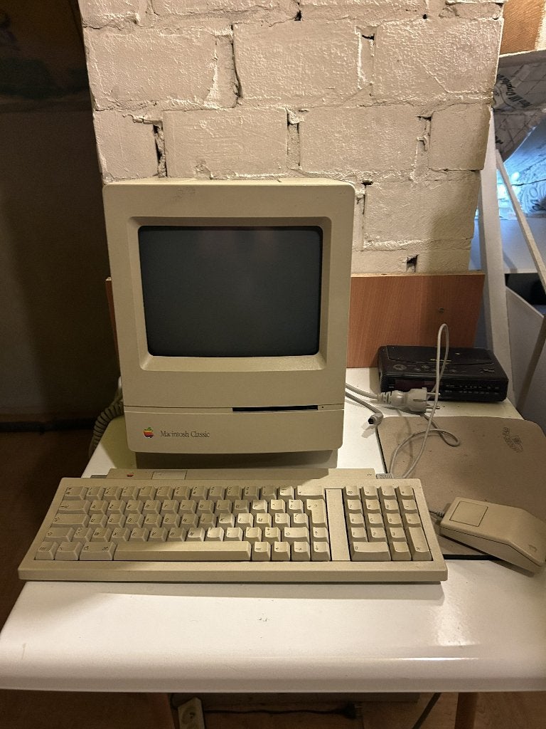 Apple Macintosh Classic, Enlèvement, Apple