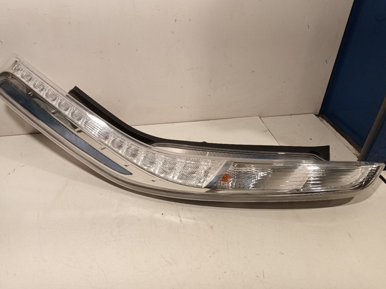 Achterlicht links buiten Nissan Leaf, Onderdelen@venauto.nl, Van der Ven Autorecycling B.V., Gebruikt, Ettenseweg 76, 4706 PB Roosendaal, The Netherlands