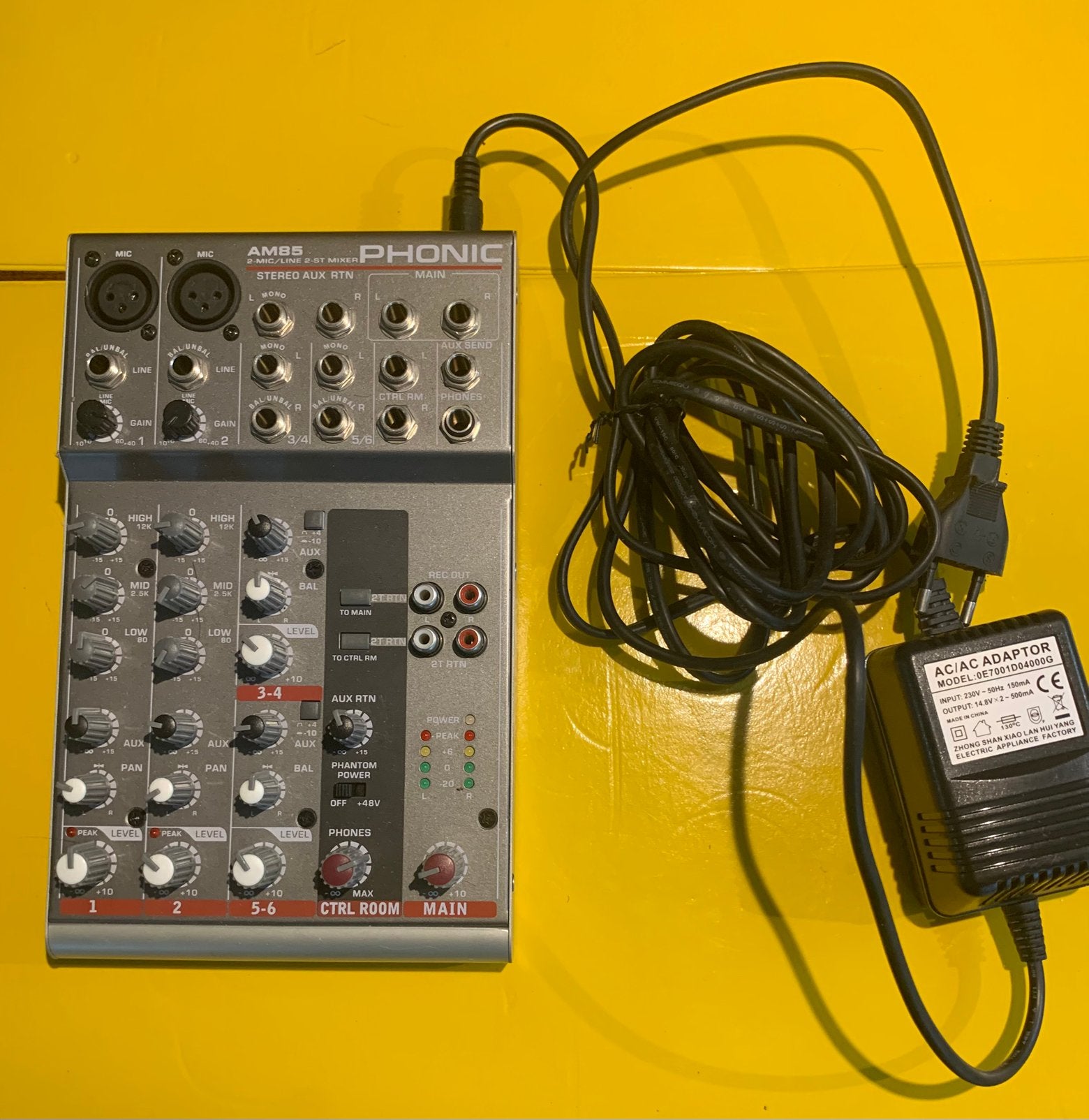 Mixer ( geluid ), Musique & Instruments, Enlèvement ou Envoi, Utilisé, Moins de 5 canaux, Entrée micro