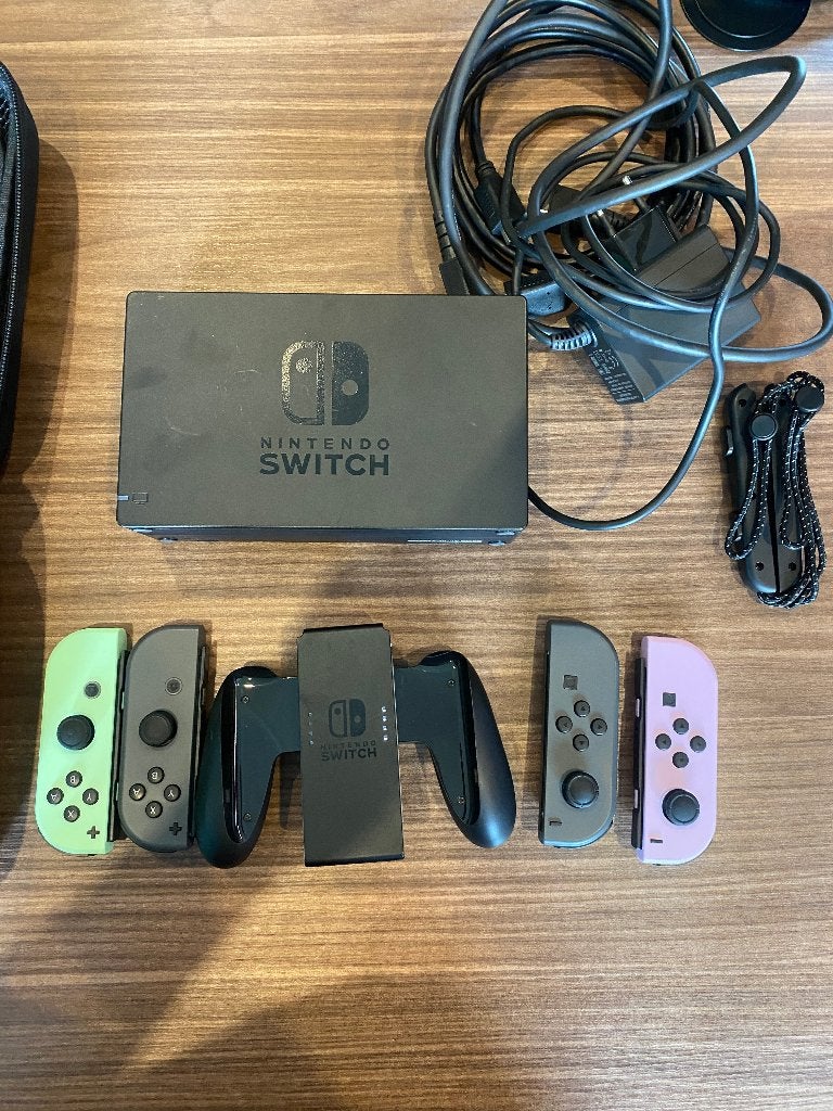 Nintendo switch, Consoles de jeu & Jeux vidéo, Enlèvement, Comme neuf, Switch Original, Avec jeux
