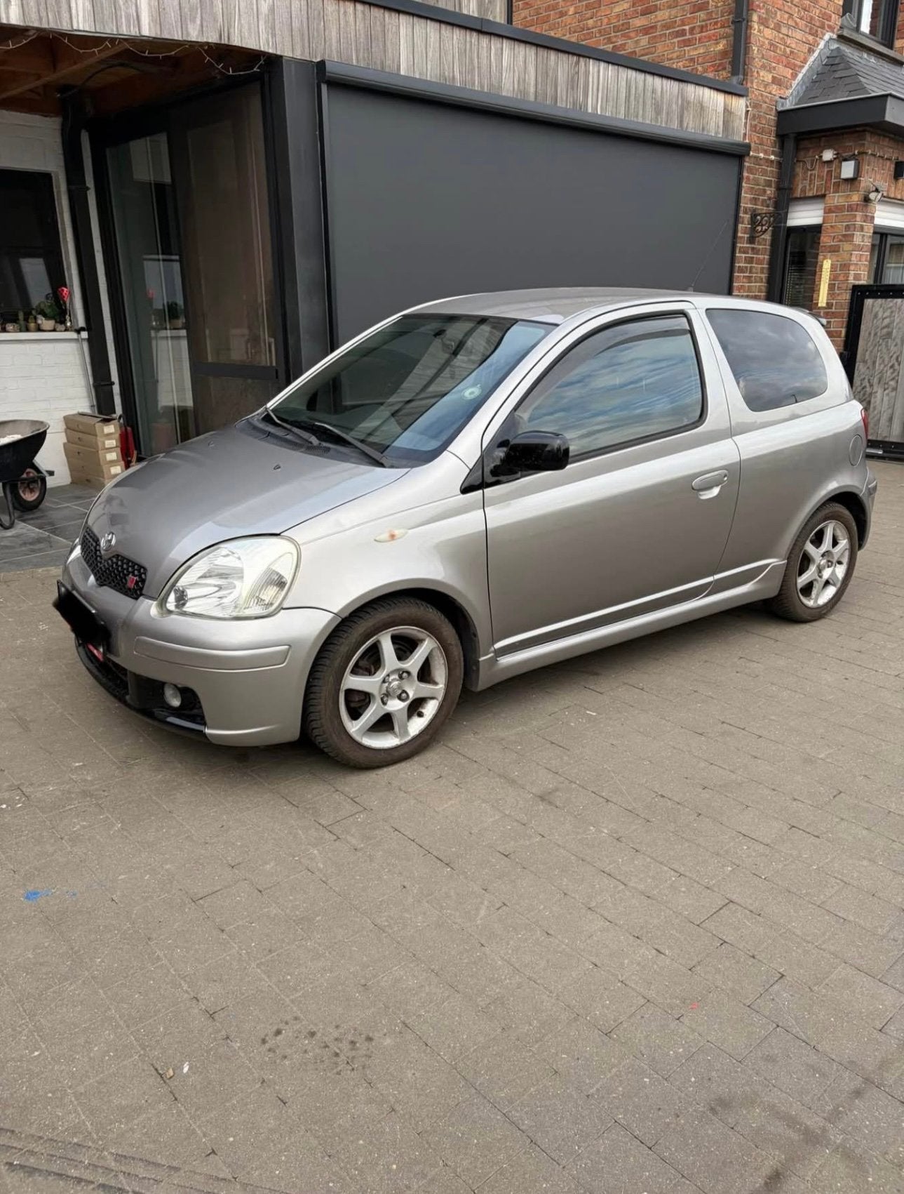 Toyota Yaris 1.5 T-Sport, Argent ou Gris, Achat, Boîte manuelle, Noir