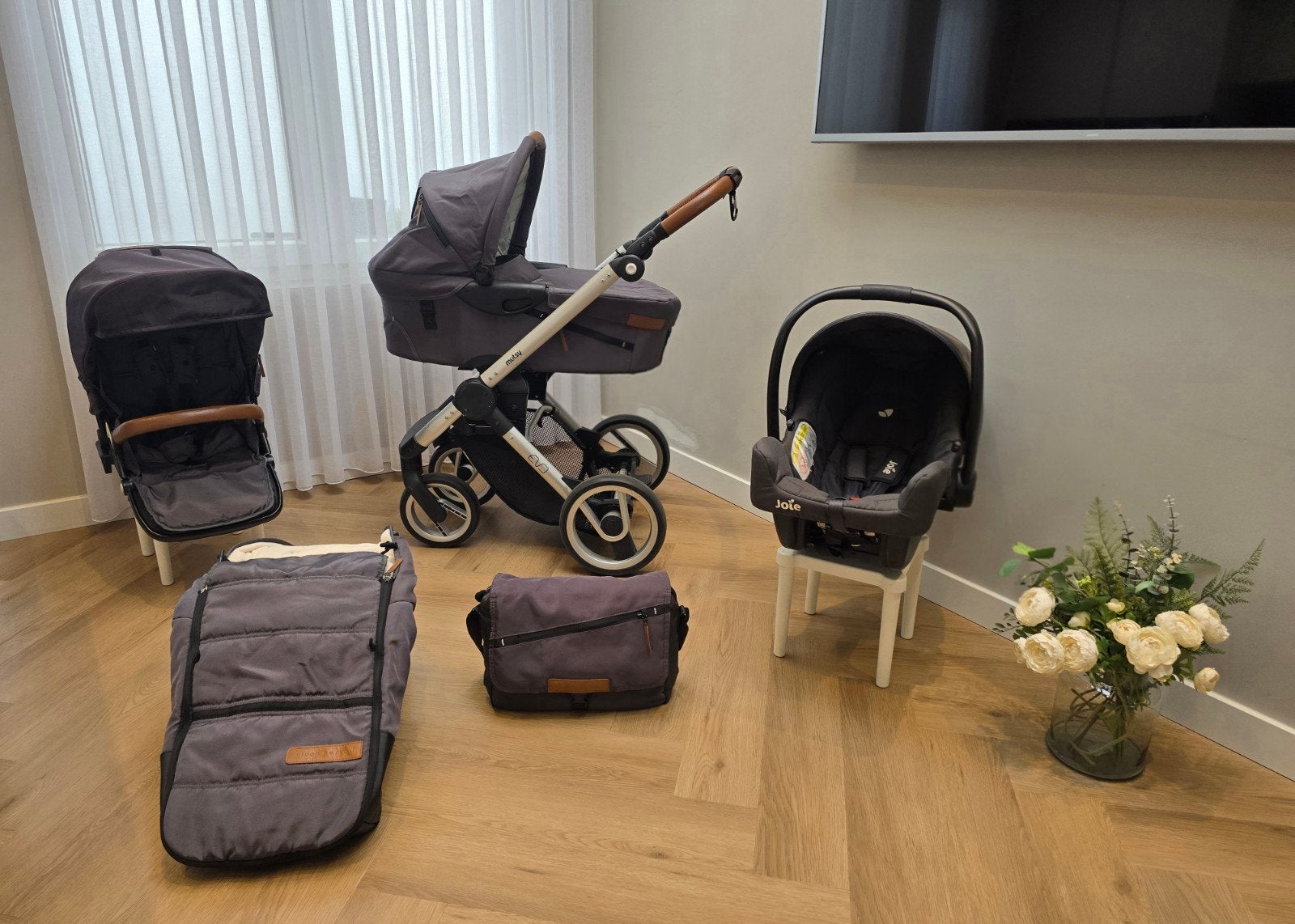 Complete 3in1 mutsy evo kinderwagen in zeer mooie staat, Zo goed als nieuw, Mutsy, Verstelbare duwstang, Ophalen