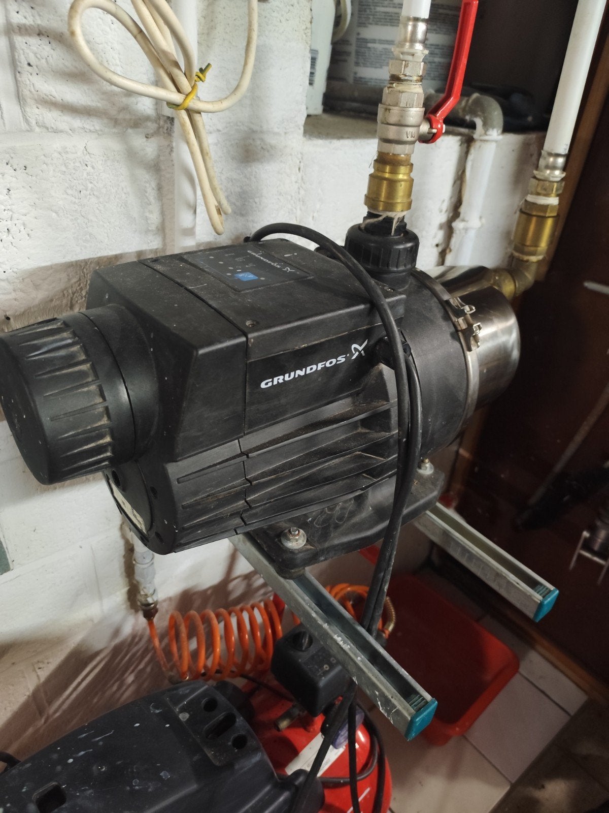 regenwaterpomp grundfos, Ophalen