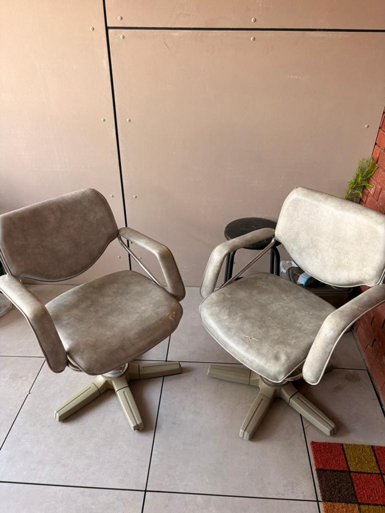 2 Anciens fauteuils de coiffure, Enlèvement, Utilisé