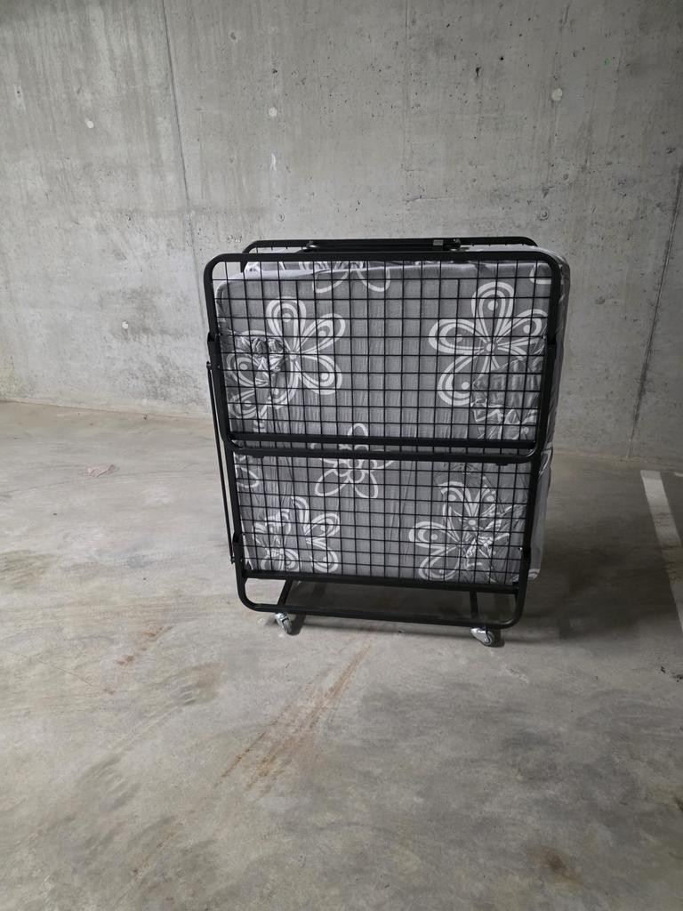 Plooibed met metras en hoes, Huis en Inrichting, Ophalen, Zo goed als nieuw