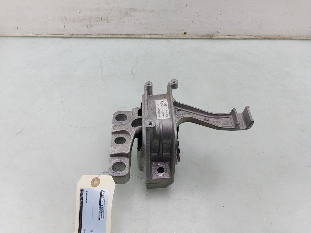 MOTORSTEUN Skoda Karoq (01-2017/-) (|5WA199262A|), Gebruikt, Skoda