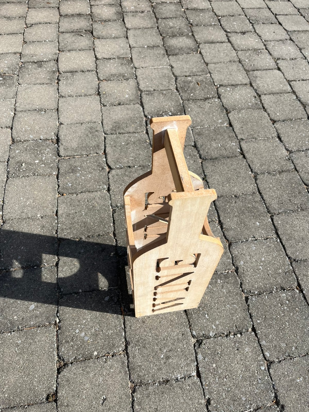Support range bouteilles en bois MDF, fixations cachées, Enlèvement, Comme neuf