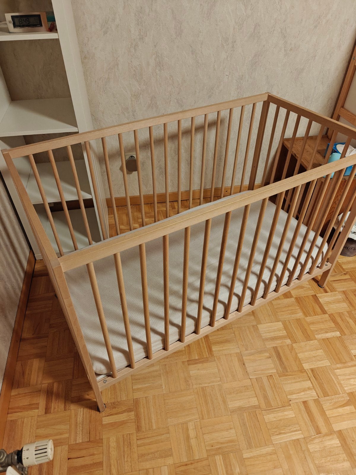 Babybedje met matras en lakens, Kinderen en Baby's, Ophalen, Zo goed als nieuw, Ledikant