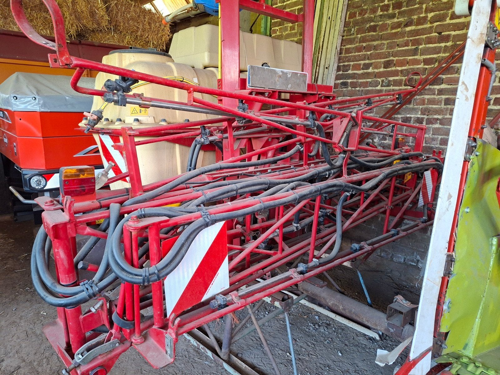 Vicon veldspuit / sproeier, Ophalen