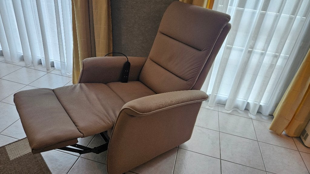 Elektrische relax , taupe , alcantara, Huis en Inrichting, Ophalen, Zo goed als nieuw