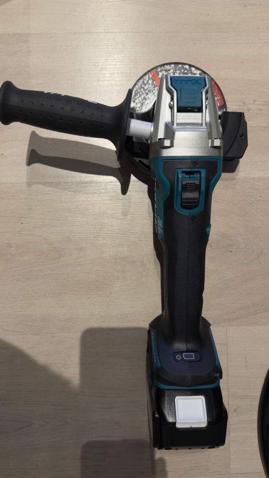 Makita DGA521Z X-LOCK 18V 125mm HaakseSlijper, Verzenden, Zo goed als nieuw