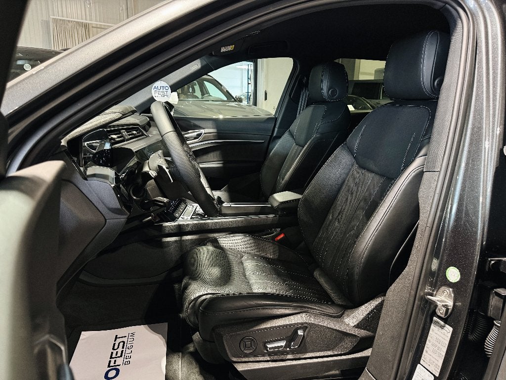 Audi E-Tron 55 Quattro S-Line Daytona Grijs - Garantie, Auto's, Automaat, Leder, SUV of Terreinwagen, Zilver of Grijs