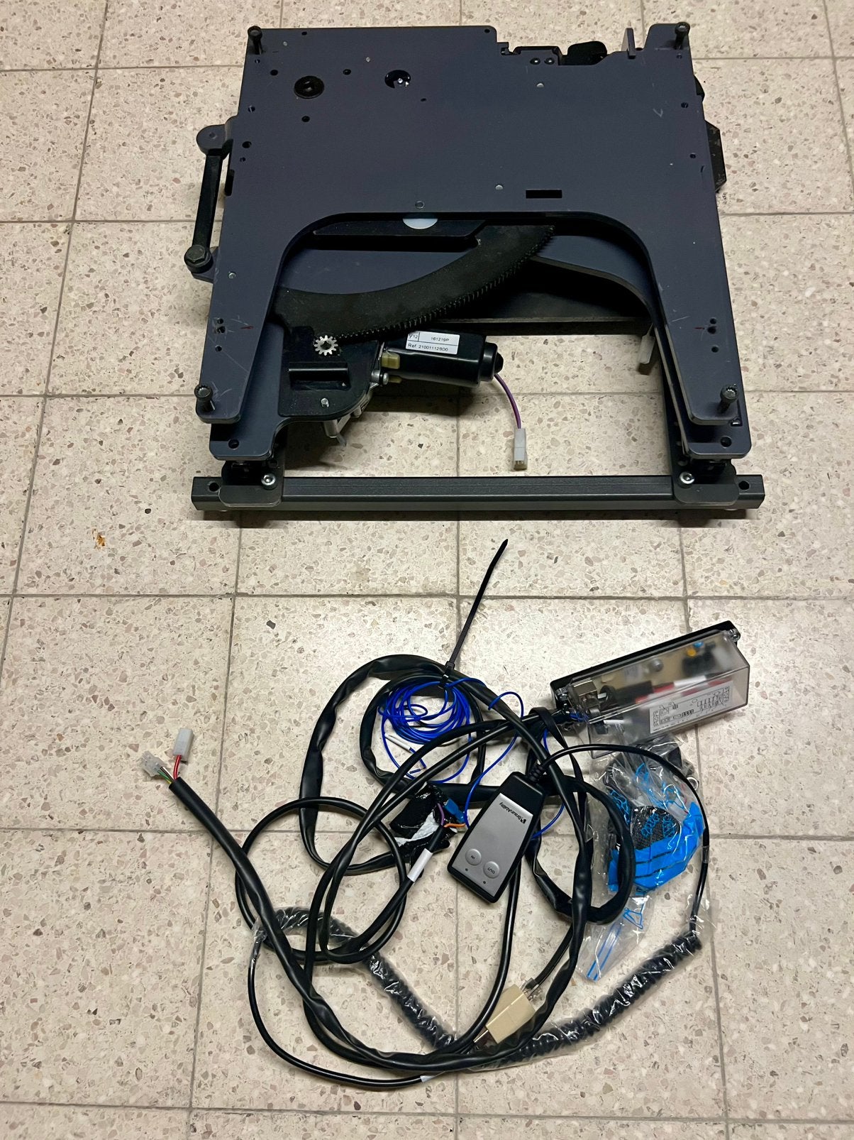 BraunAbility 2 draaiplateau’s  elektrisch en mechanisch !!, Caravans en Kamperen, Kampeergereedschap, Ophalen