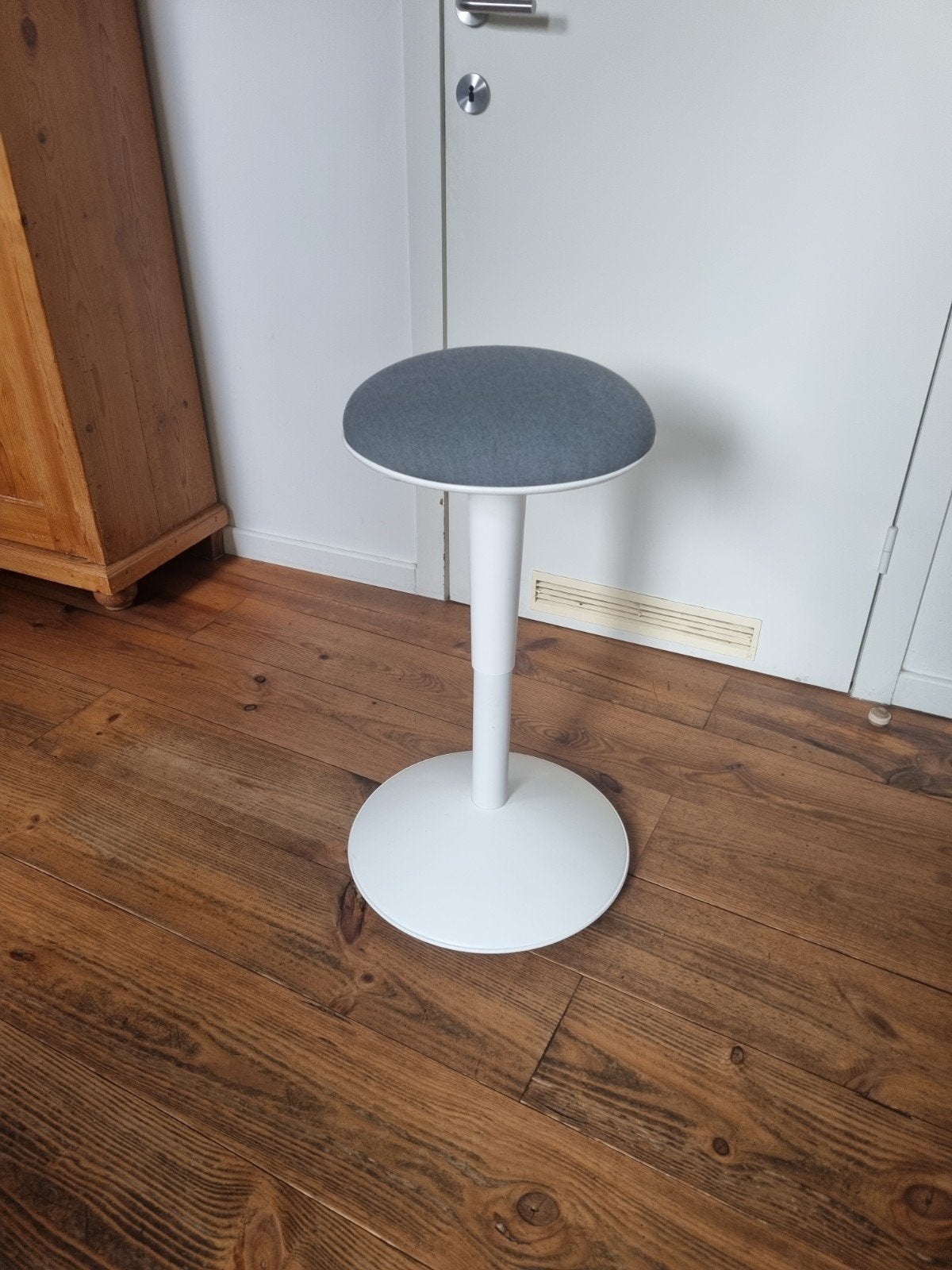 Kruk ikea Nilserik, Ophalen