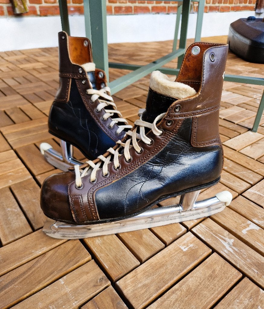Patins à Glace de Hockey Vintage CCM – Cuir Bicolore, Enlèvement ou Envoi, Comme neuf, Autres types
