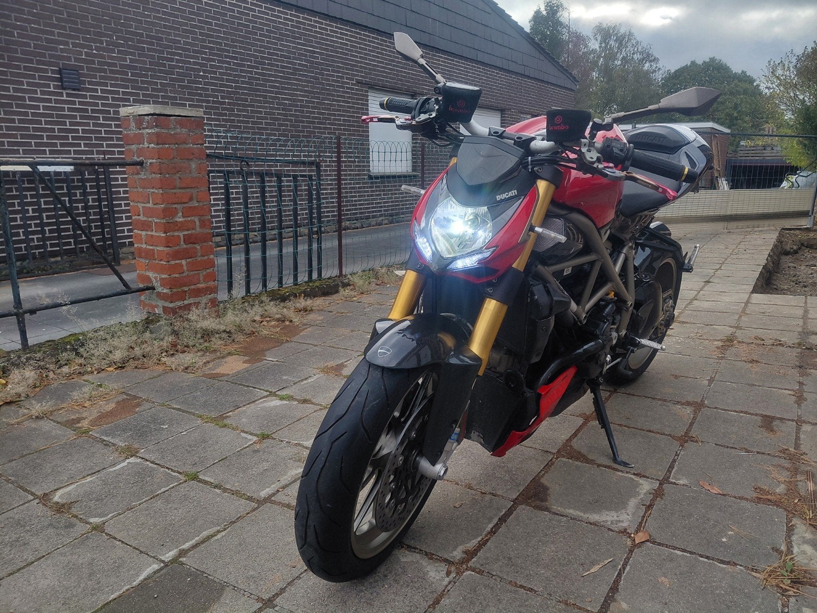 Ducati streetfighter 1098s - Echange, Motos, Particulier