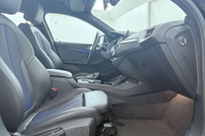 BMW Série 1 1 HATCH 118ia 136 AT, Auto's, BMW, 4 deurs, 1 Reeks, Gebruikt, Zwart