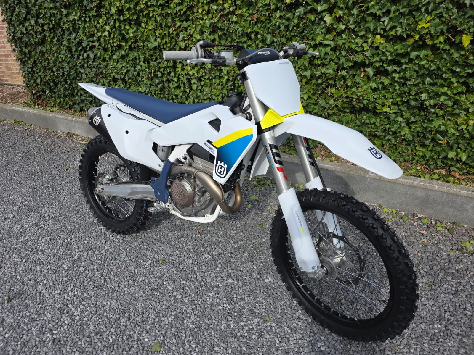 Husqvarna 350 FC, Particulier