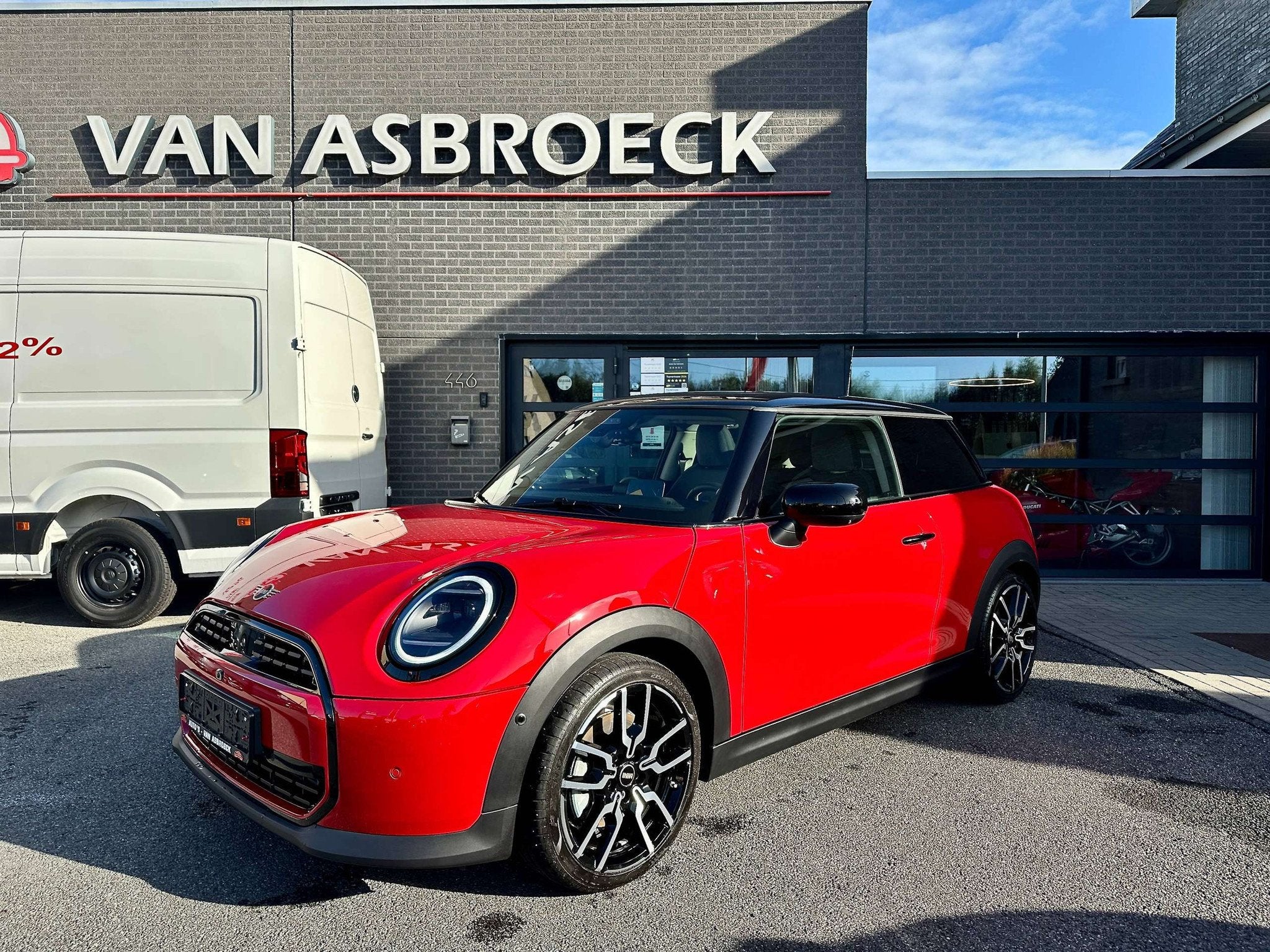 MINI Cooper C Classic Trim Pack L / Panorama Schuifdak & 360, 4 zetels, Gebruikt, Zwart, Lichtsensor