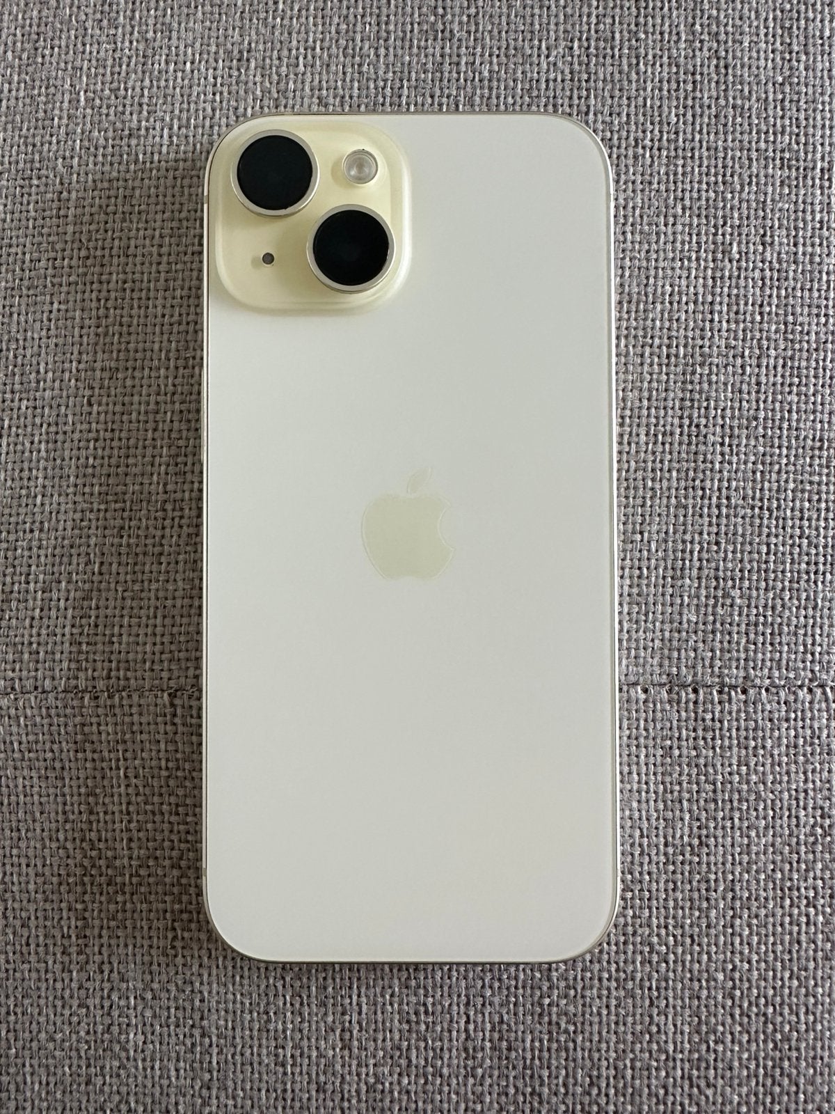 iPhone 15 très bon état, Télécoms, Téléphonie mobile | Apple iPhone, 128 GB, IPhone 15, Jaune, Enlèvement