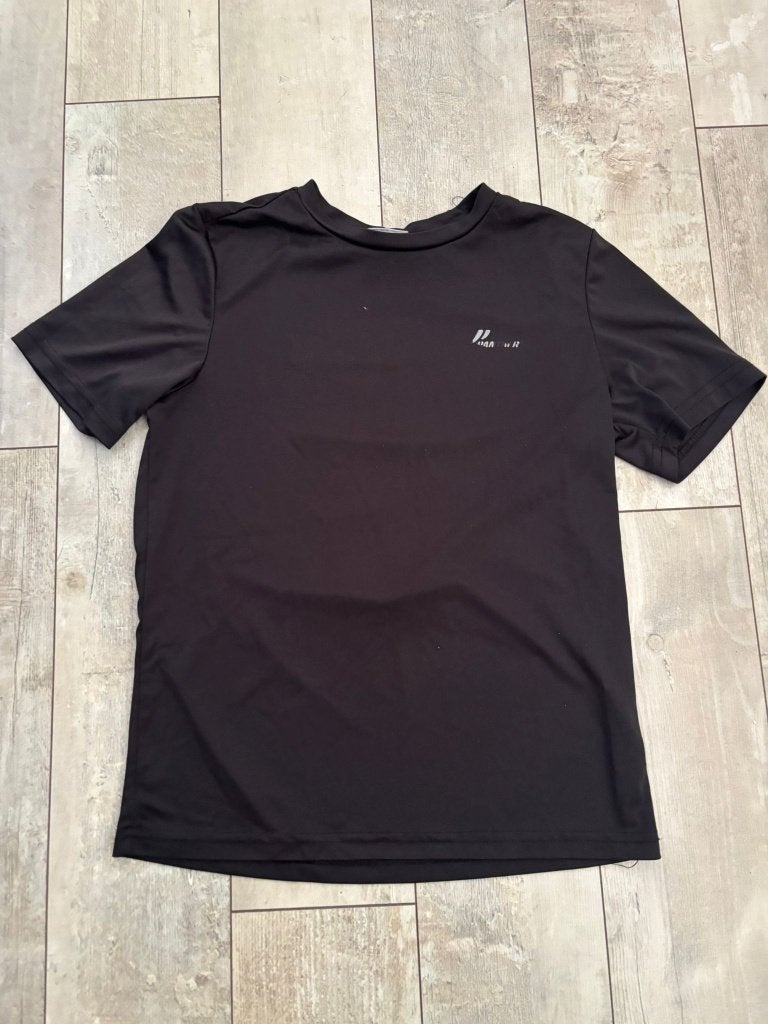 Sportkledij 12 jaar (2 t-shirts, 3 shorts), Ophalen, Gebruikt
