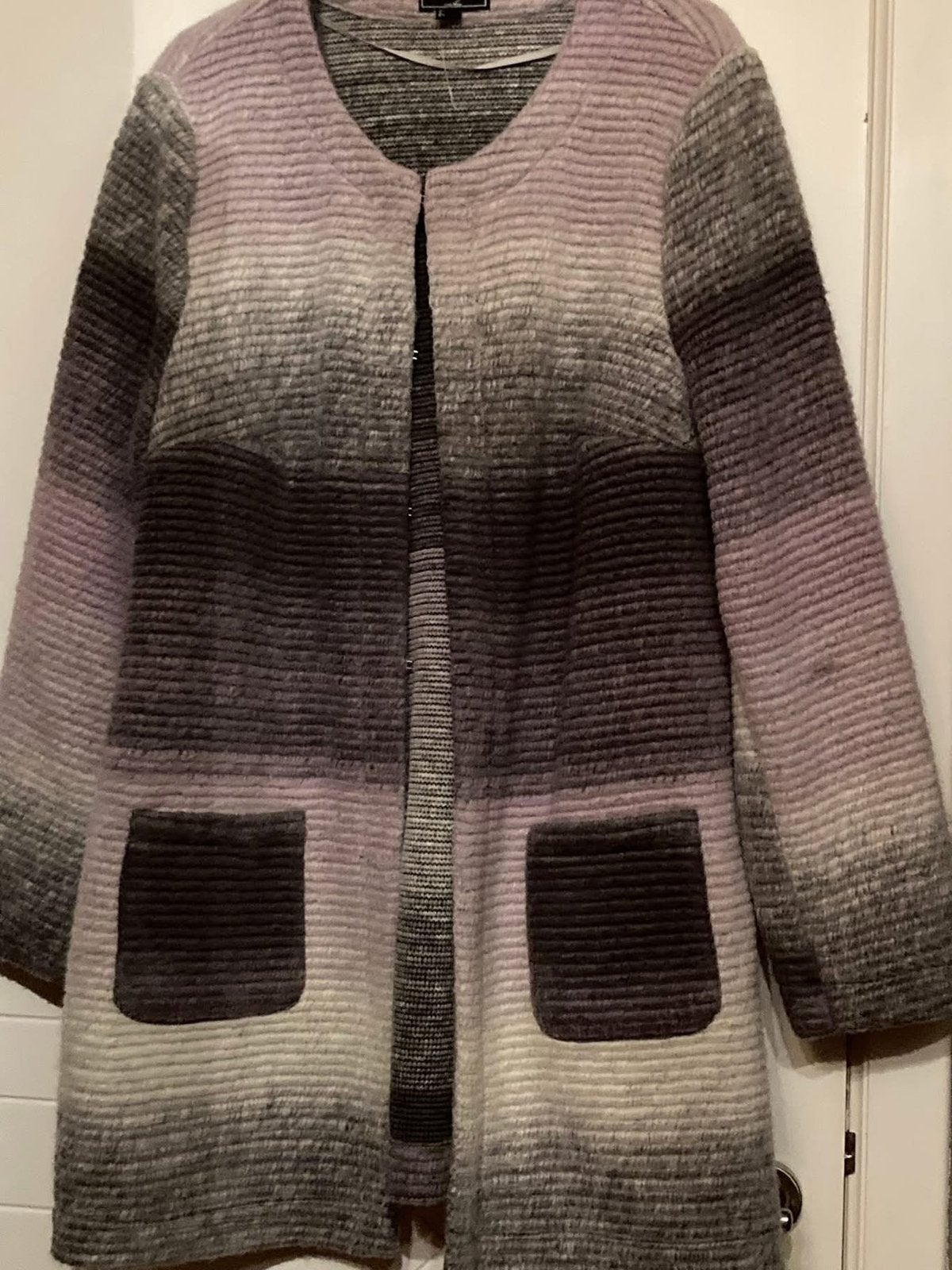 Nouveau magnifique gilet d'hiver (44), Enlèvement ou Envoi, Neuf, Taille 42/44 (L)