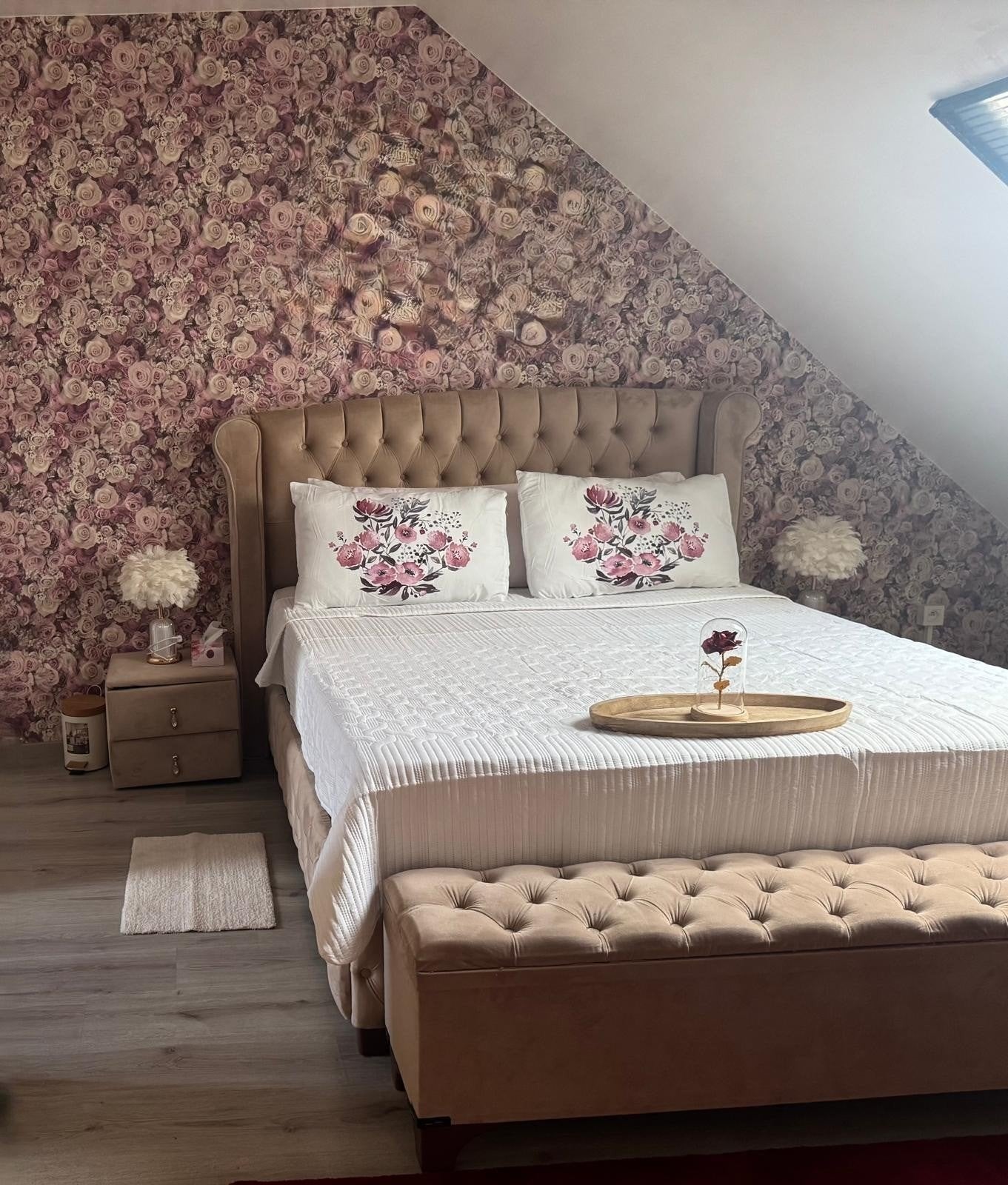 bed met matras opbergkoffer + 2 nachttafels + opbergmand, Ophalen