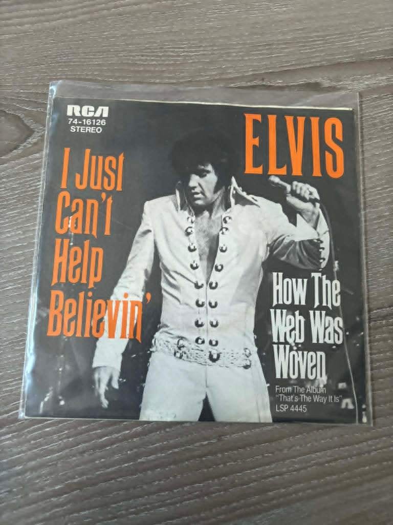 Elvis, I just can't help believin'/how the web was woven, Cd's en Dvd's, Vinyl Singles, Gebruikt, 7 inch, Ophalen of Verzenden