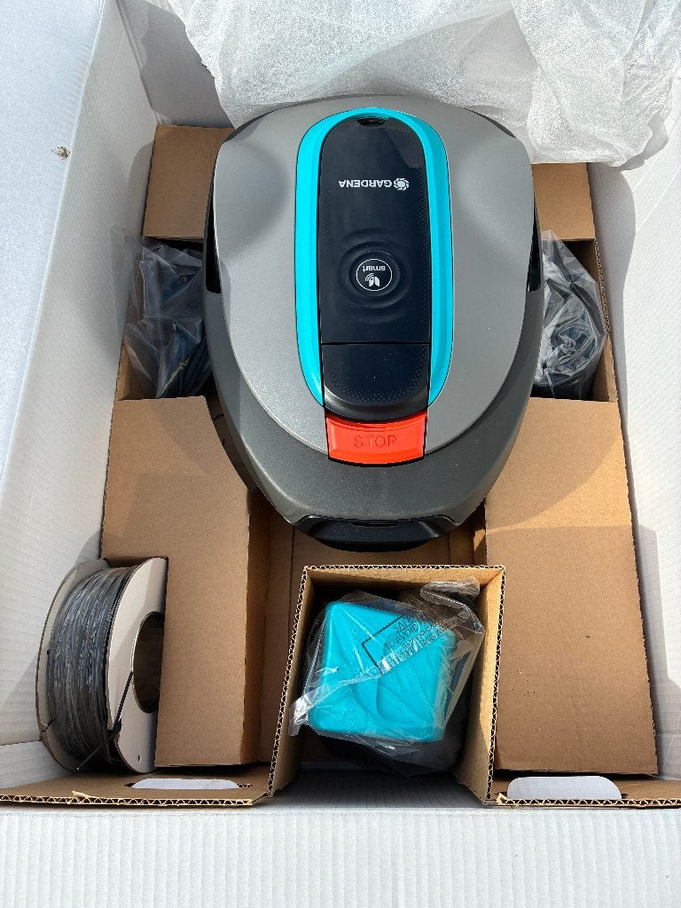 Gardena Smart Sileno 250 robotmaaier + garage nieuw in doos, Enlèvement, Neuf, Moins de 20 cm, Contrôlable via l'application
