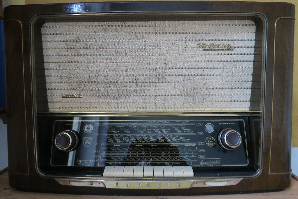 RADIO GRUNDIG 4055 3D KLANG, Antiek en Kunst, Ophalen