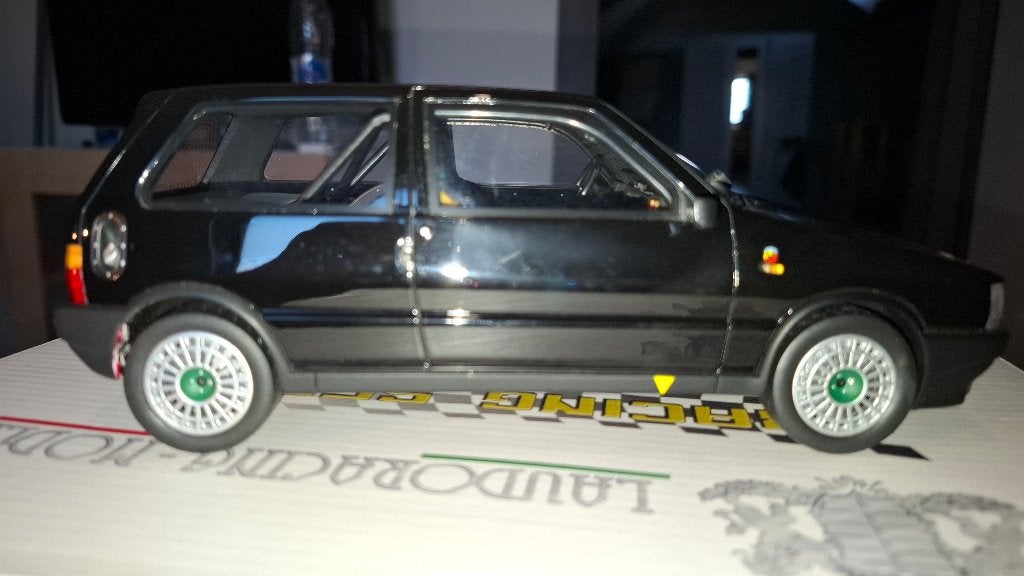 Voiture miniature 1 18, Hobby & Loisirs créatifs, Enlèvement ou Envoi, Comme neuf, Voiture, Autres marques