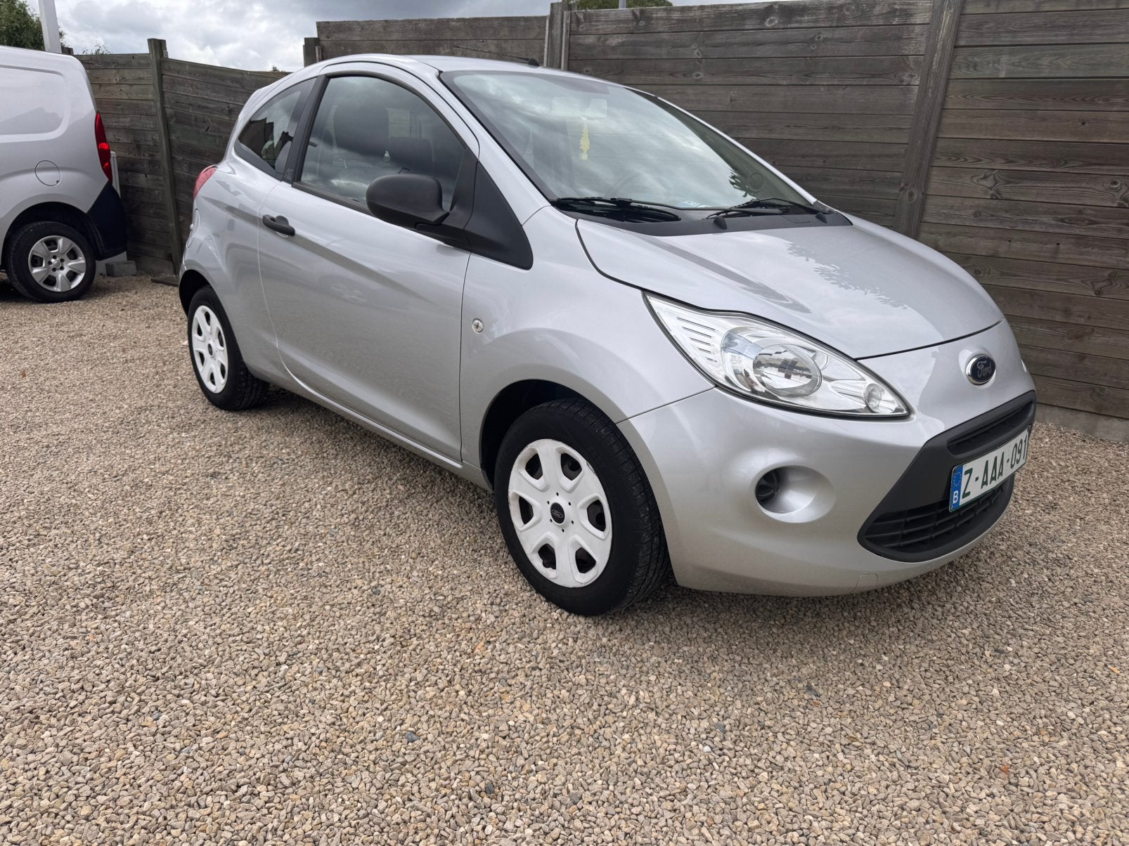 Ford ka benzine 1.25cc klaar voor inschrijving, Ka, Bedrijf, Handgeschakeld, Zilver of Grijs