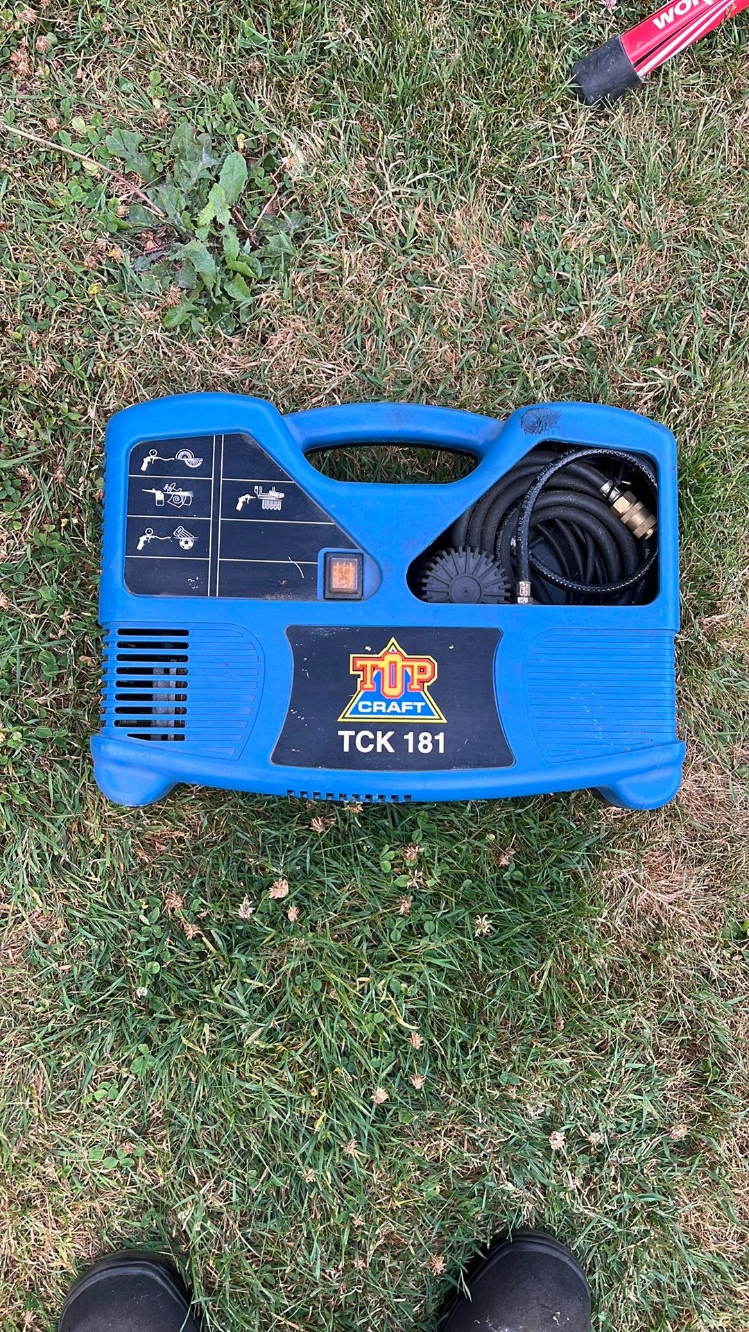 Luchtcompressor met toebehoren, Doe-het-zelf en Bouw, Ophalen, Zo goed als nieuw
