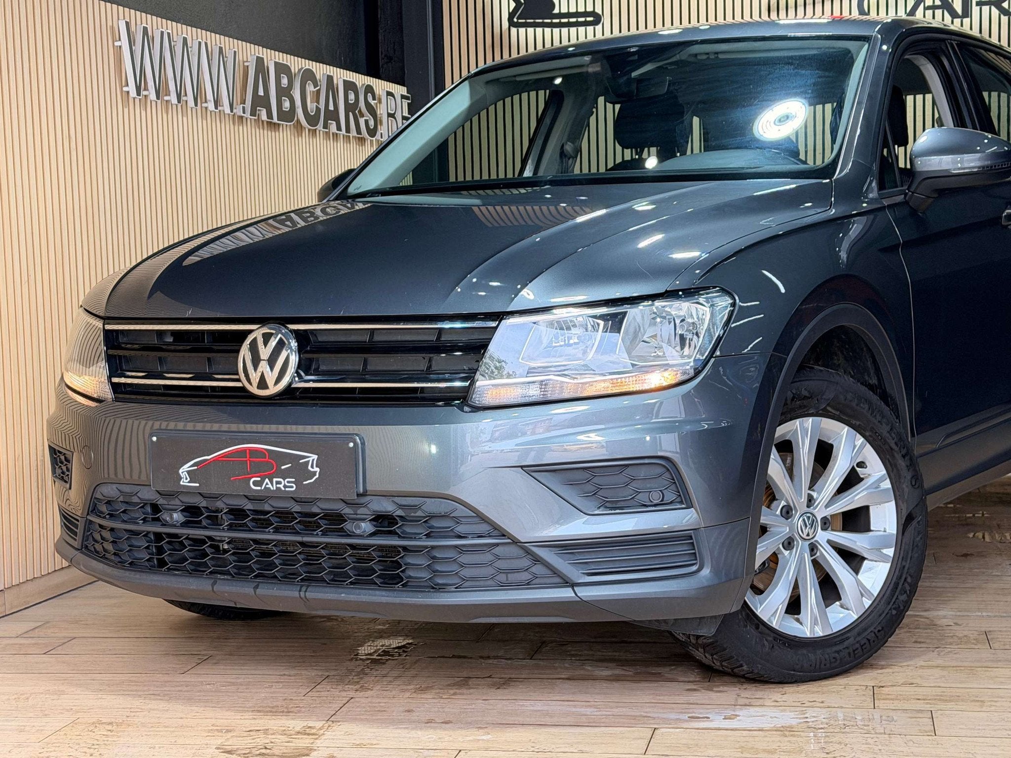 Volkswagen Tiguan 1.4 TSI Sport * GARANTIE 12 MOIS *, Autos, Volkswagen, Argent ou Gris, Achat, Entreprise, Boîte manuelle