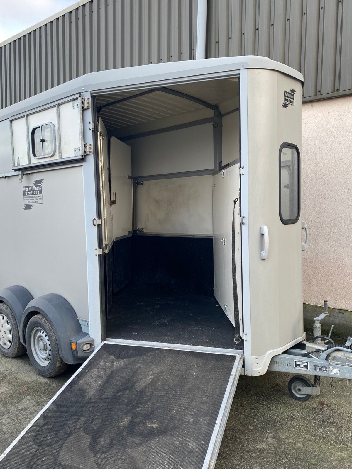 IFOR 511 DIAGONAAL met DUALLAADKLEP, Ophalen, Zo goed als nieuw