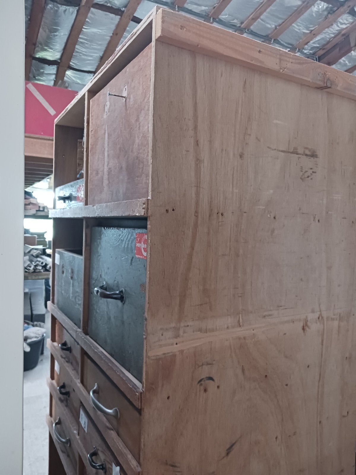 Houten kast, Ophalen