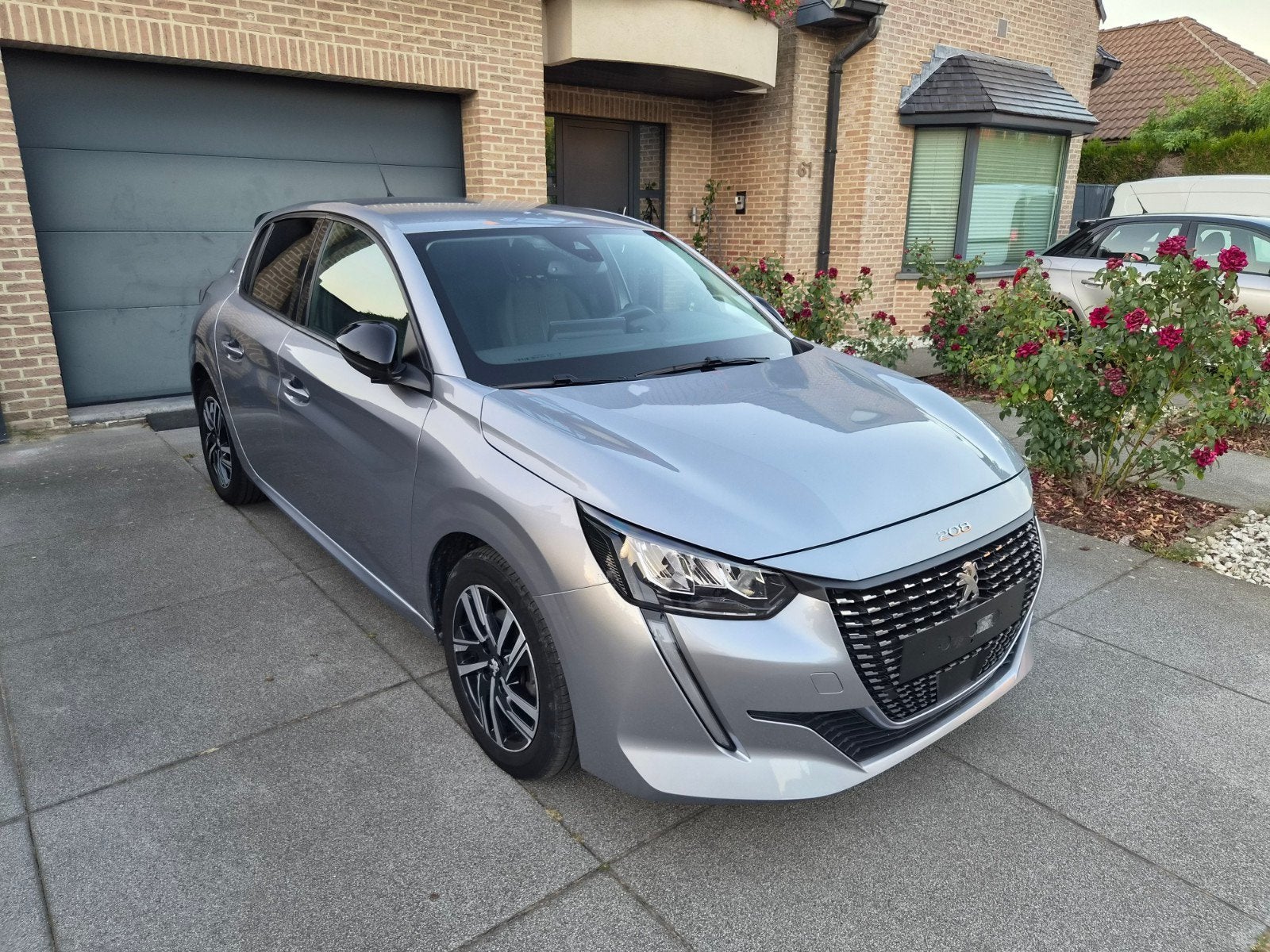 Peugeot 208 1.2i Allure / * CAMERA / NAVI / LED / COCKPIT *, Automaat, https://public.car-pass.be/vhr/2bbd42e4-67ac-4030-9b2c-c49440e0af1d