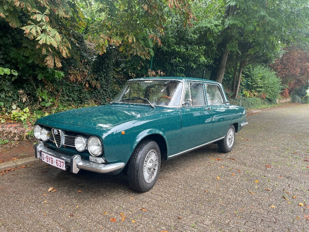Alfa Romeo 1750 Berlina Série II – 1970 – 32.100 km, Autos, Cuir, Autres modèles, Achat, 1779 cm³