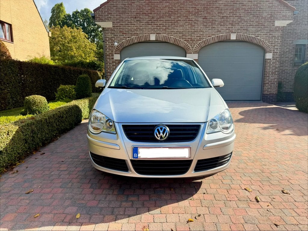 VW Polo 1.2i 5P AC 58.256km!! Prête à immat, Autos, Argent ou Gris, Achat, Boîte manuelle, Entretenue par le concessionnaire